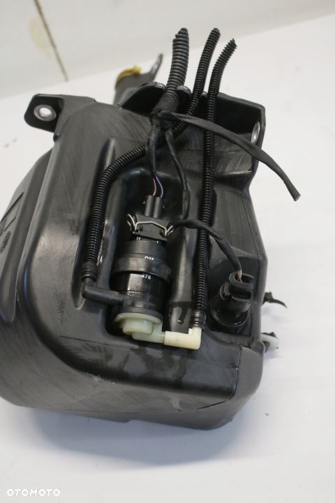 zbiornik spryskiwaczy xenon Opel Astra H - 2