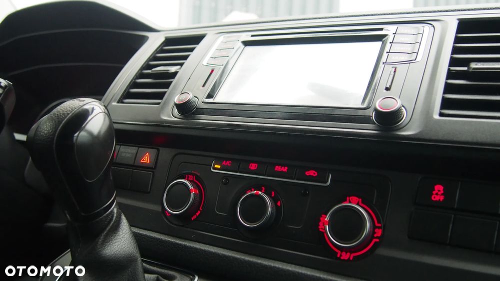 Volkswagen Multivan 2.0 TDI L1 Trendline 4Motion DSG - 11