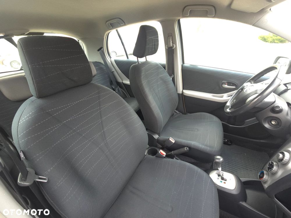 Toyota Yaris 1.3 Sol MM - 17