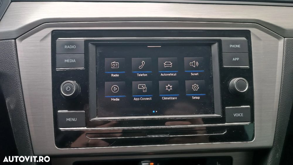 Volkswagen Passat 2.0 TDI DSG Trendline - 26