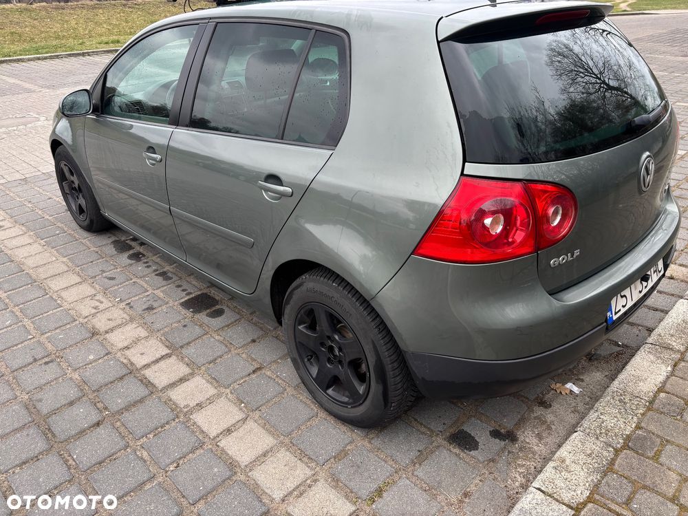 Volkswagen Golf 1.6 FSI Trendline - 6