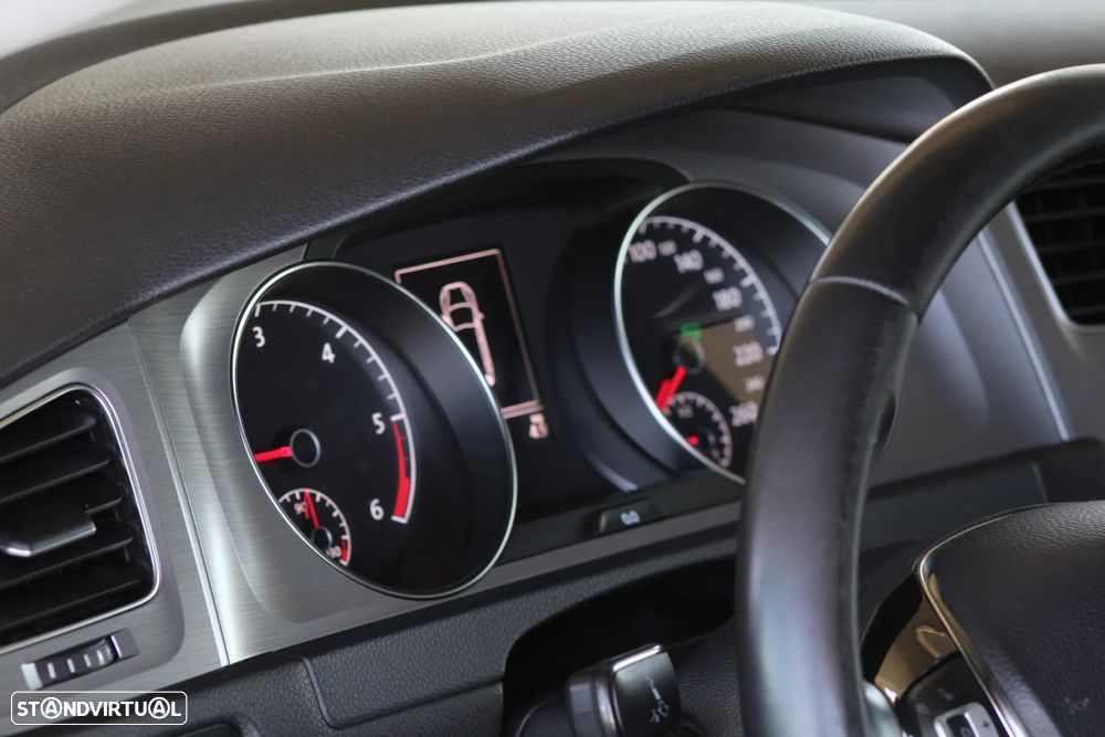 VW Golf Variant 1.6 TDi Sportline DSG - 29