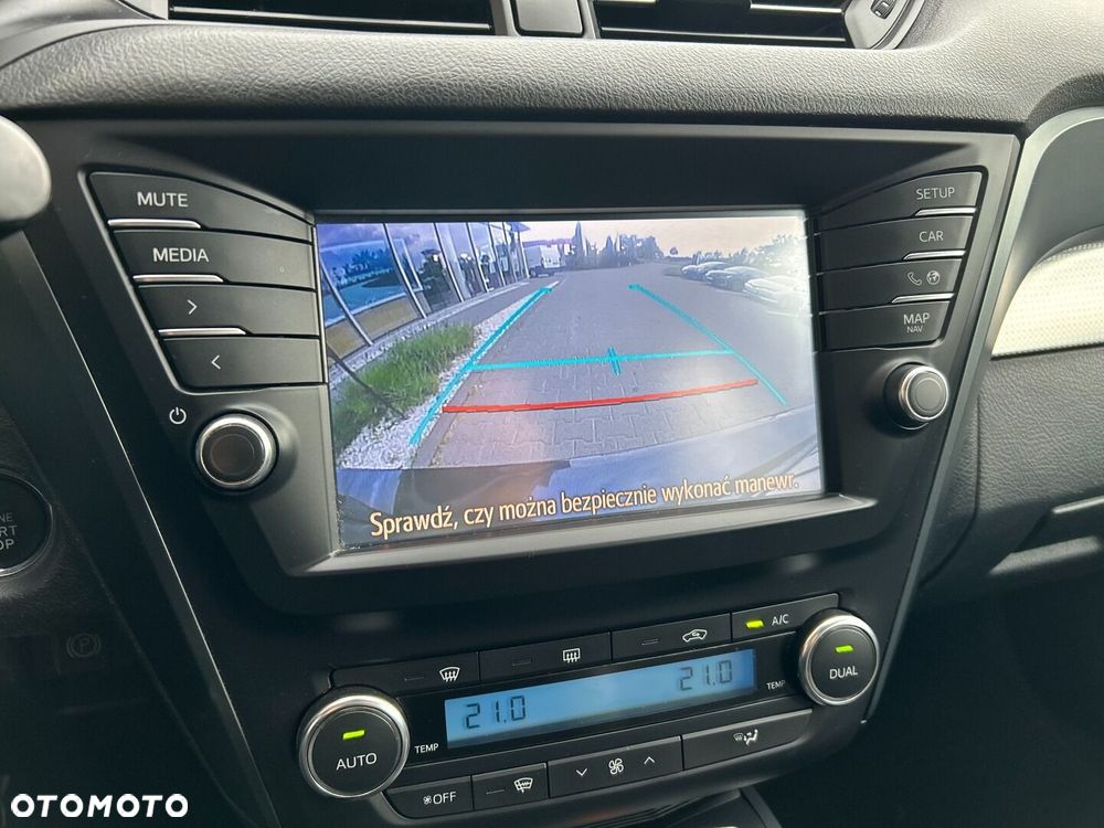 Toyota Avensis - 16