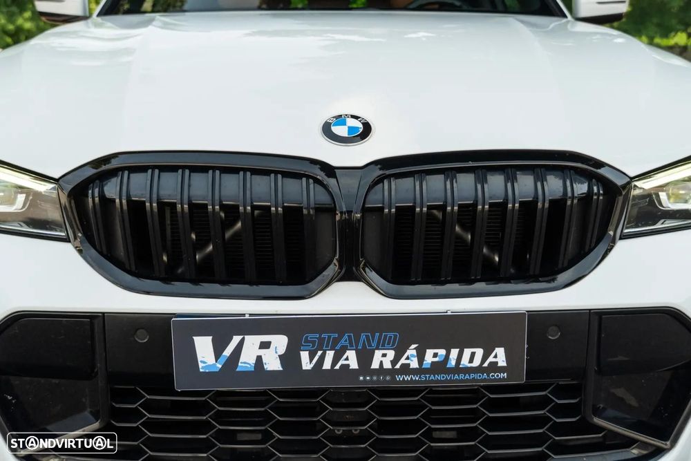 BMW 318 d Pack Desportivo M Pro Auto - 31
