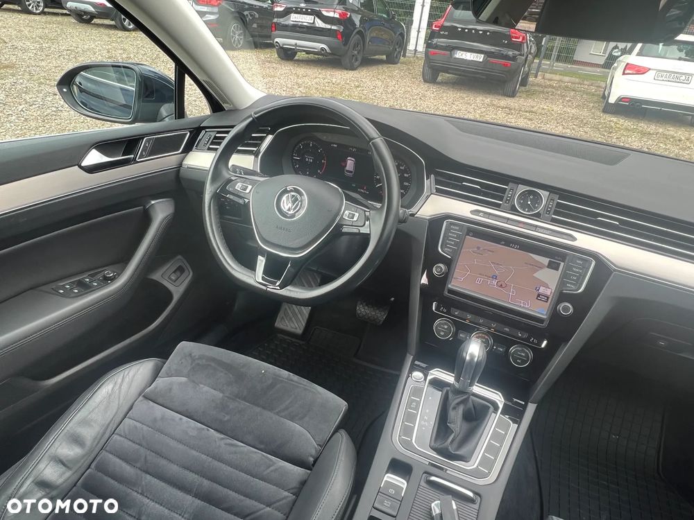 Volkswagen Passat Variant 2.0 TDI SCR DSG BlueMotion Highline - 18