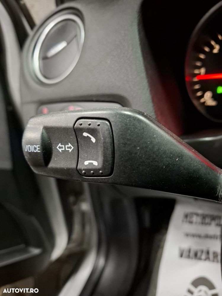 Ford Mondeo 2.0 TDCi Ghia - 11