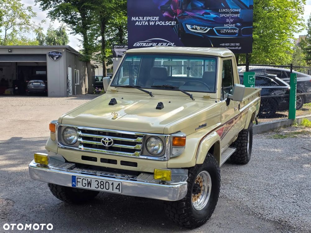 Toyota Land Cruiser - 3