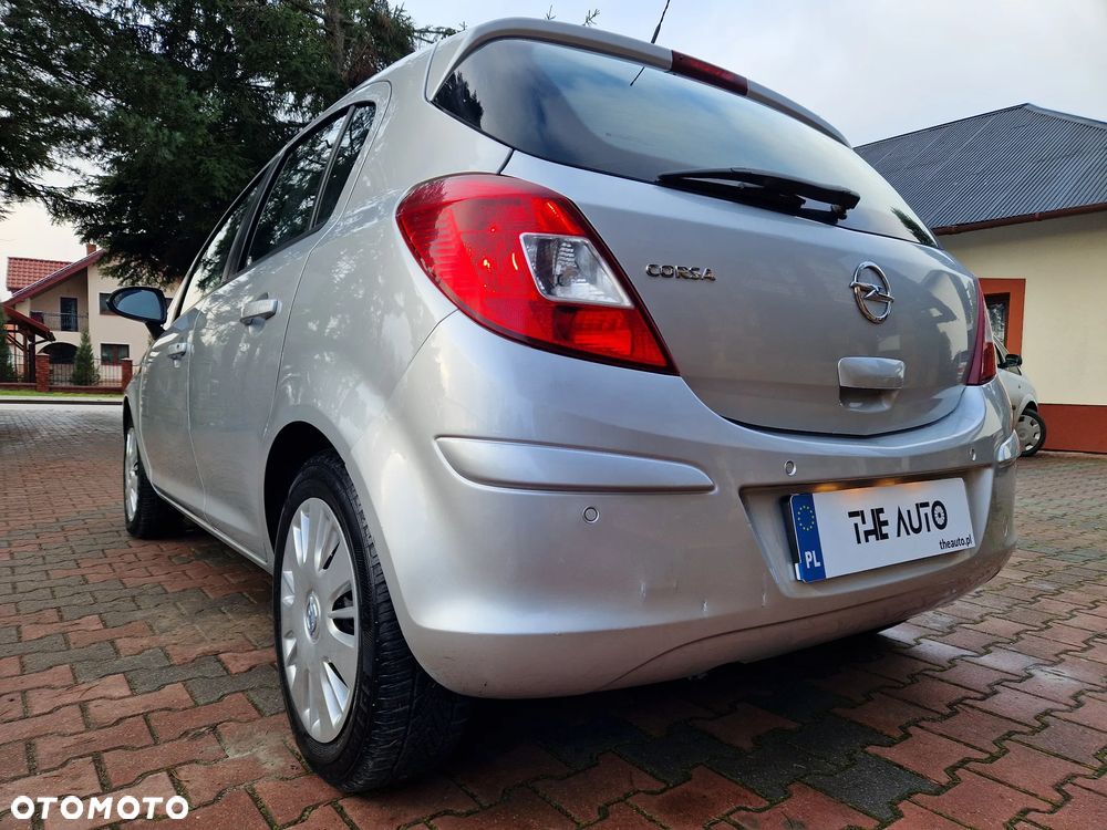 Opel Corsa 1.4 16V Cosmo - 6