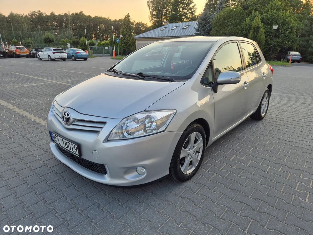 Toyota Auris 1.6 Luna - 25