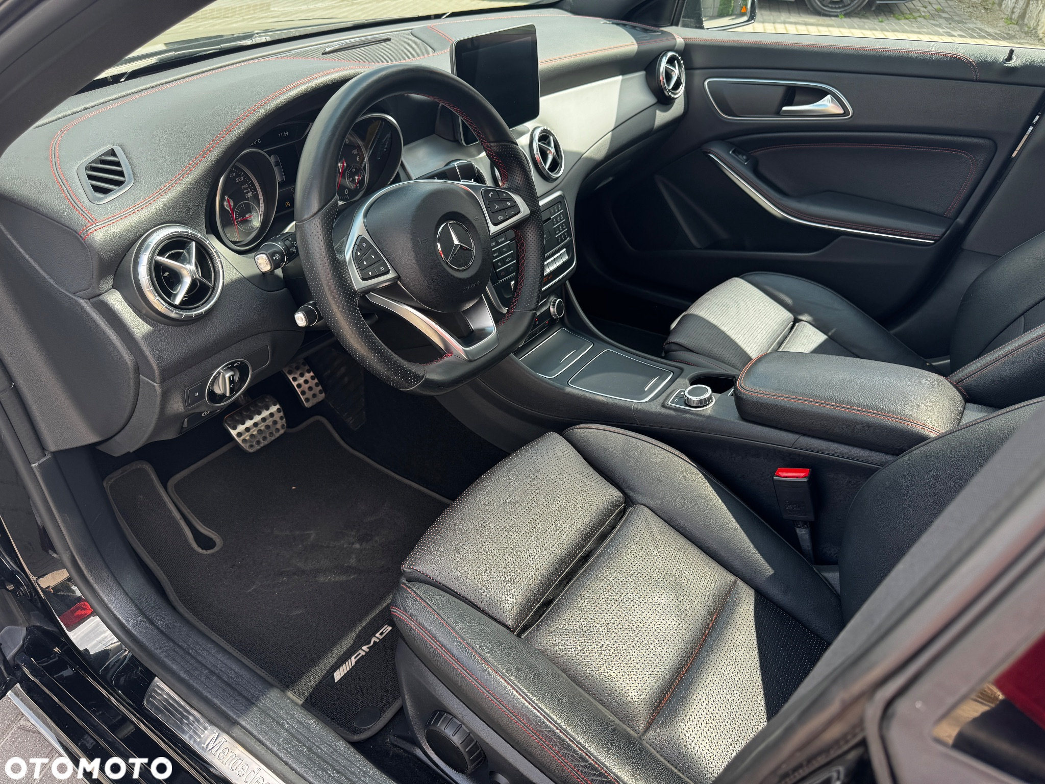 Mercedes-Benz CLA Shooting Brake 200 d 7G-DCT AMG Line - 11