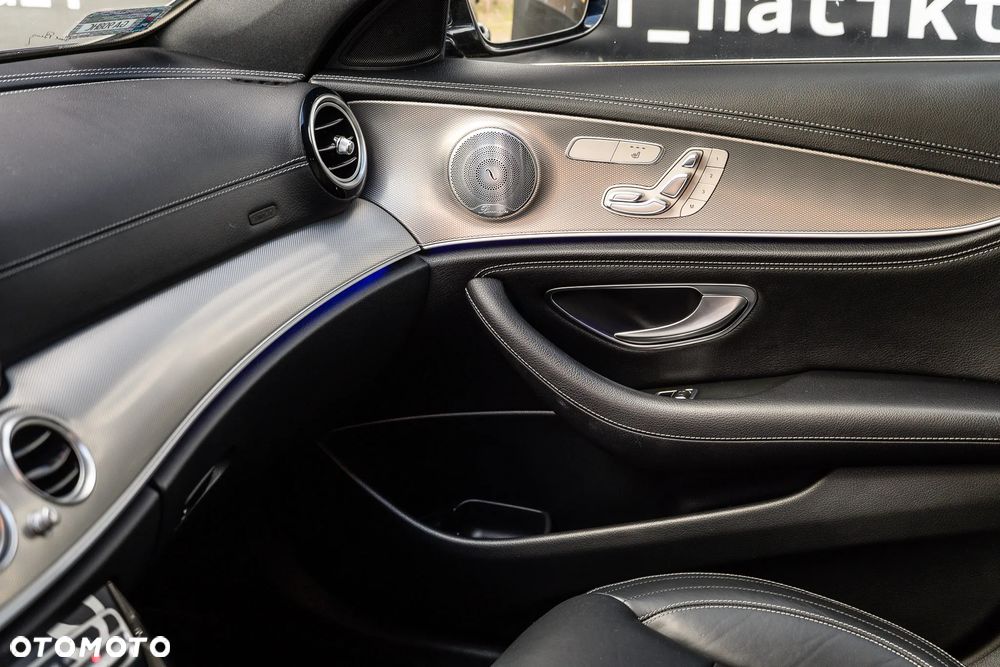 Mercedes-Benz Klasa E 220 d 4-Matic 9G-TRONIC - 25