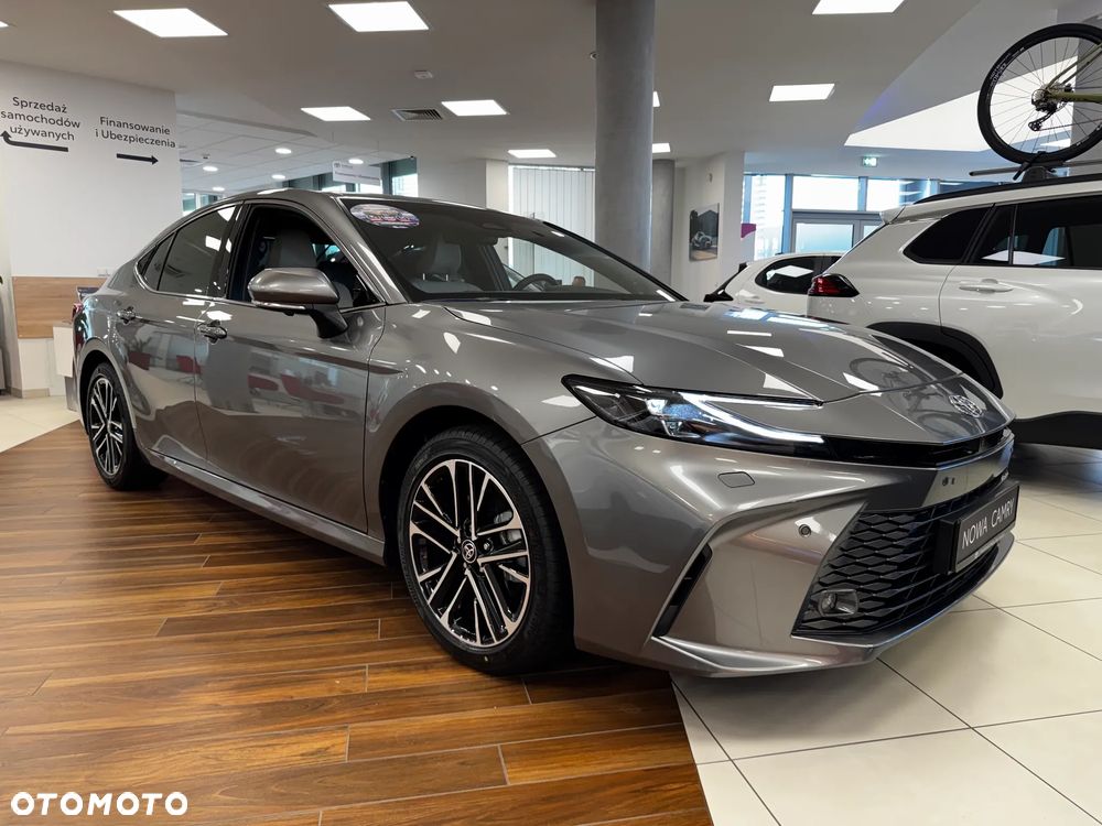 Toyota Camry 2.5 Hybrid Dynamic Force Executive e-CVT - 2