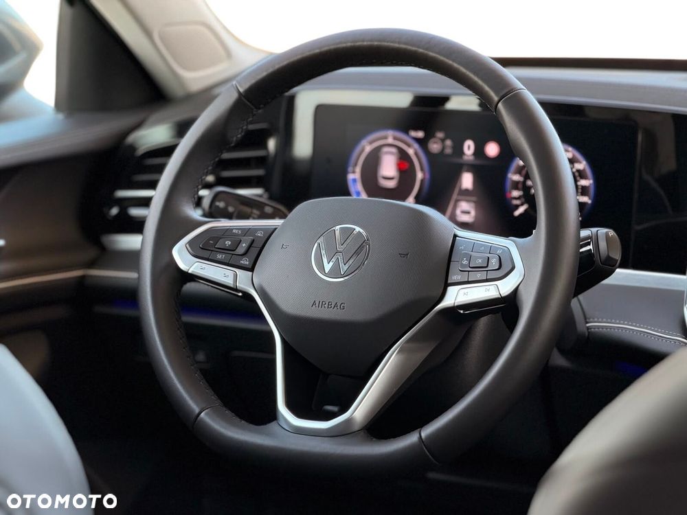 Volkswagen Passat - 17