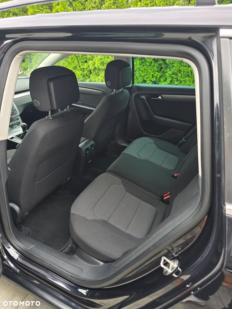 Volkswagen Passat - 8