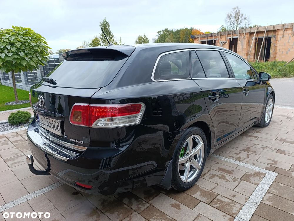 Toyota Avensis - 24
