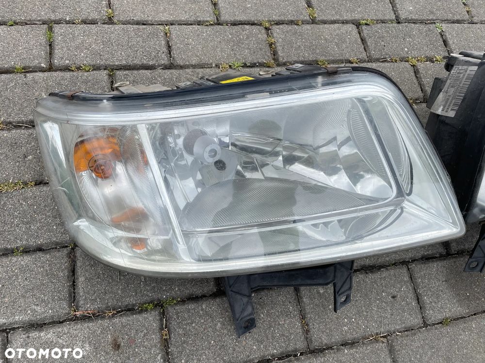 VW T5 lampa reflektor przód lewy prawy oryginał EUROPA - 3