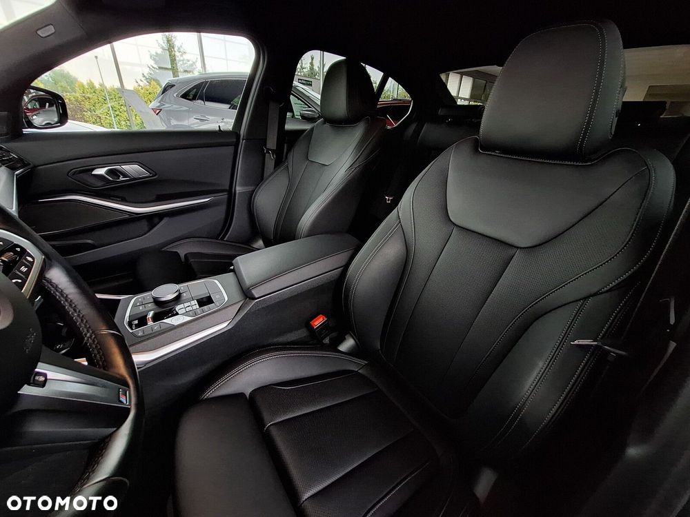 BMW Seria 3 320d xDrive mHEV M Sport sport - 22