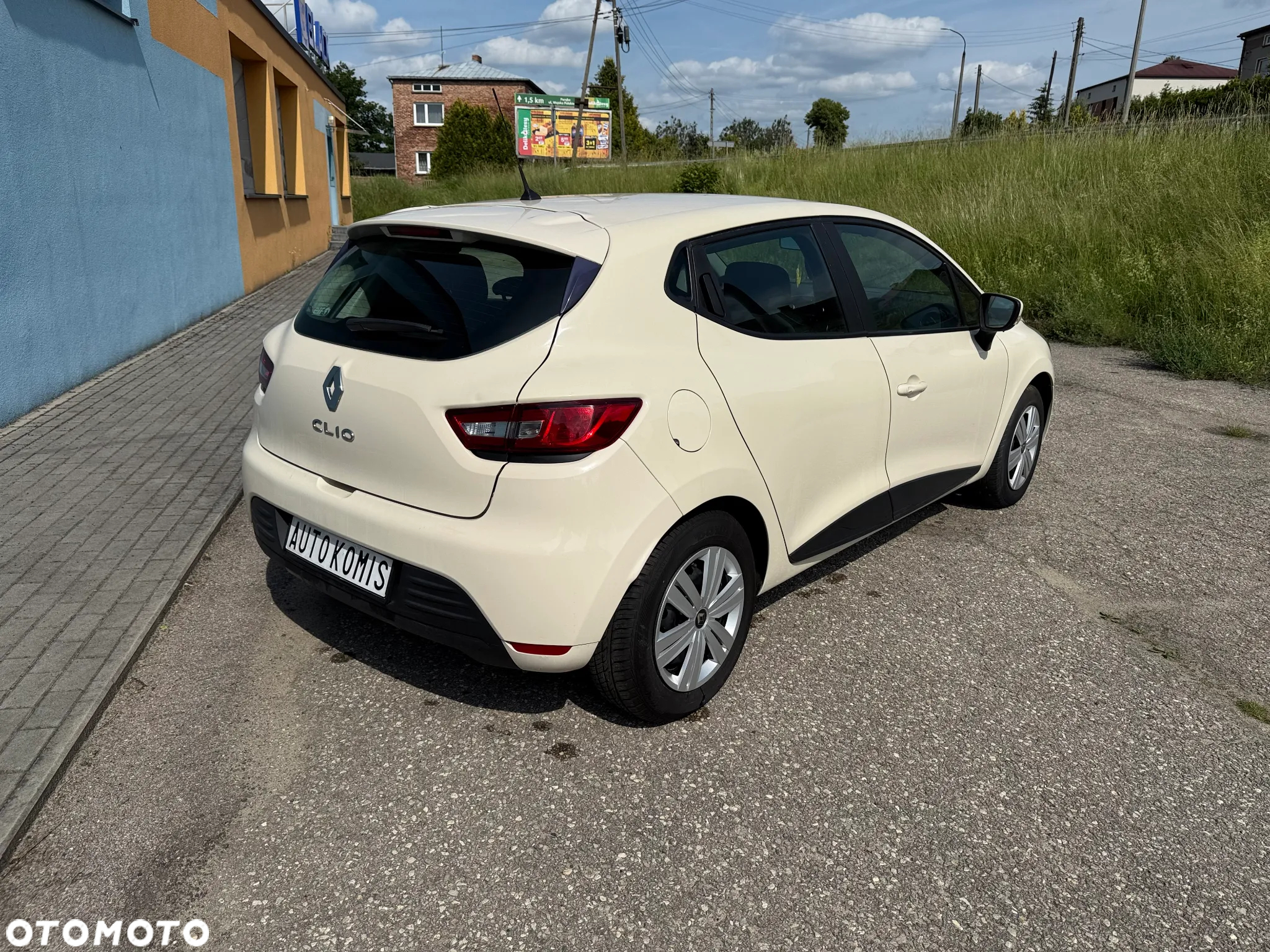 Renault Clio 1.2 16V 75 Life - 17