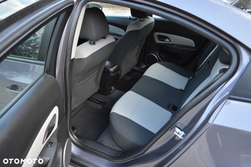 Chevrolet Cruze - 15