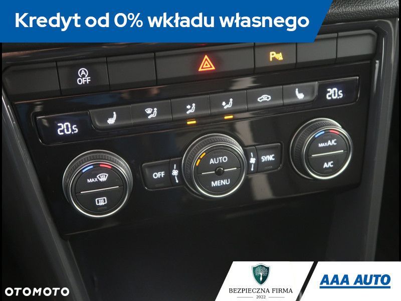 Volkswagen T-Roc - 13