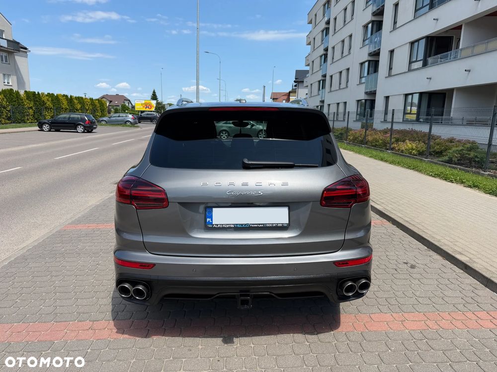 Porsche Cayenne S - 6