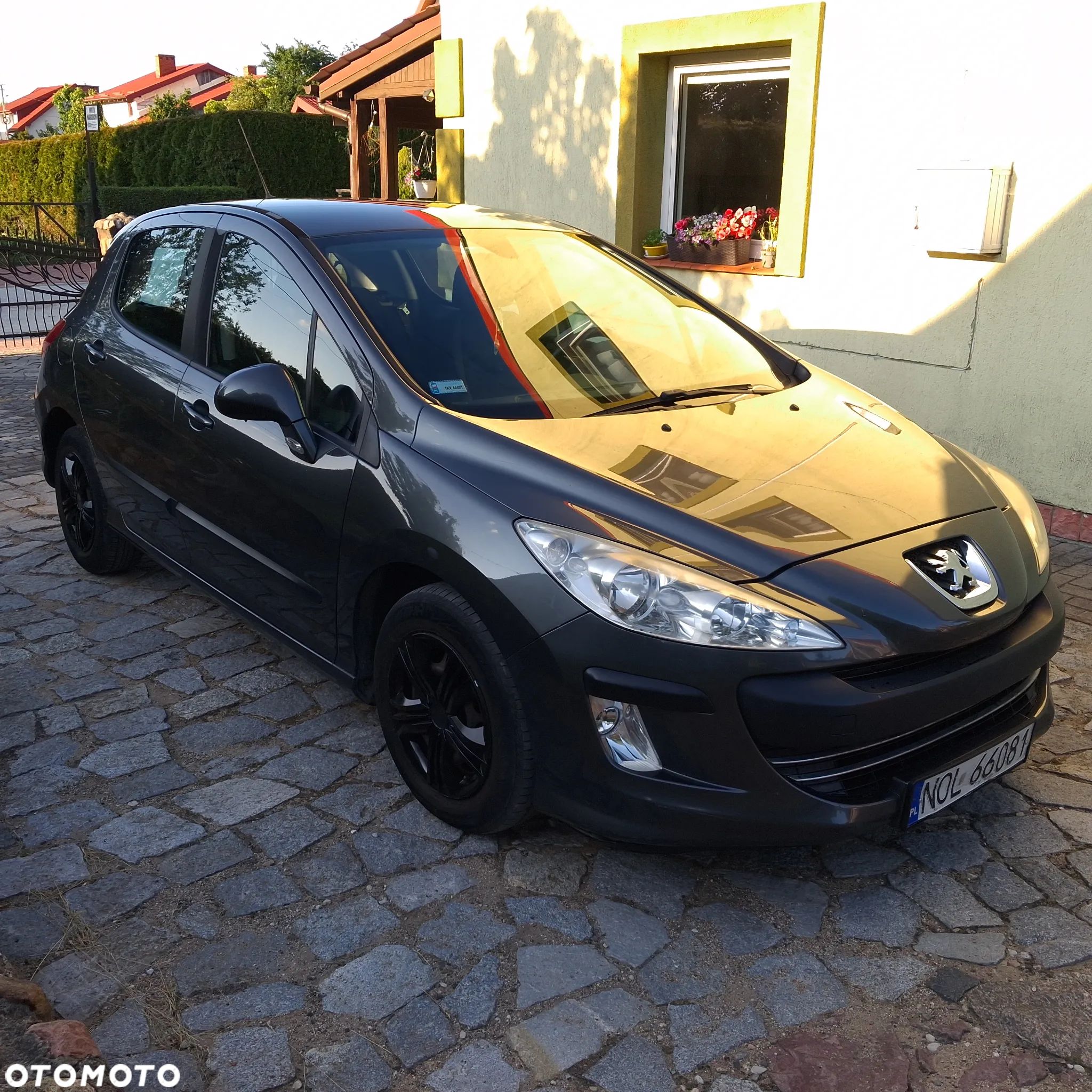 Peugeot 308 - 1