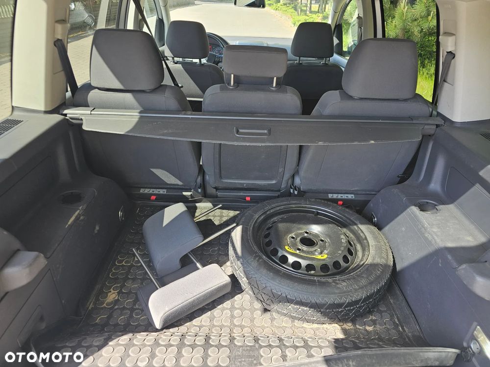 Volkswagen Touran 1.6 Conceptline - 7