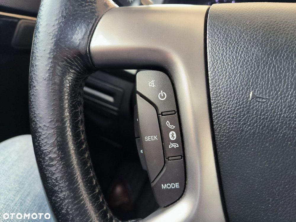 Chevrolet Captiva - 27