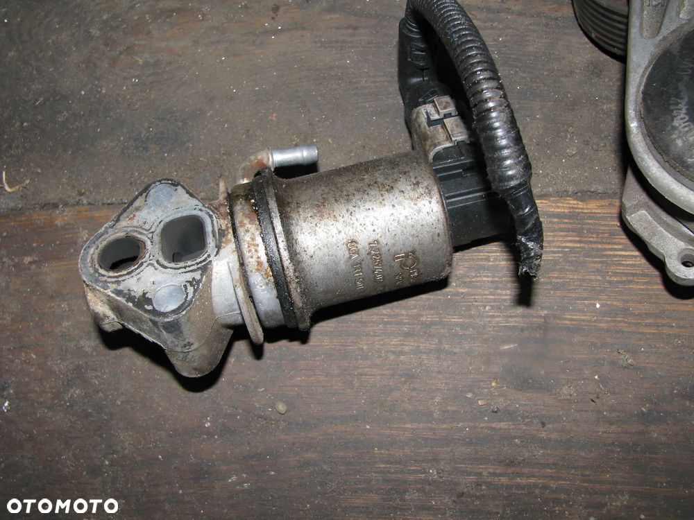 Zawór EGR OE AUDI A3 8L LIFT 06A131501P - 2