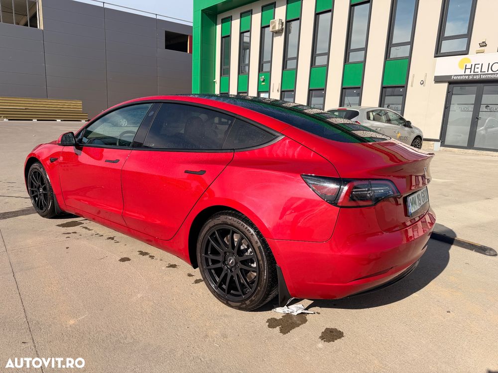 Tesla Model 3 - 7