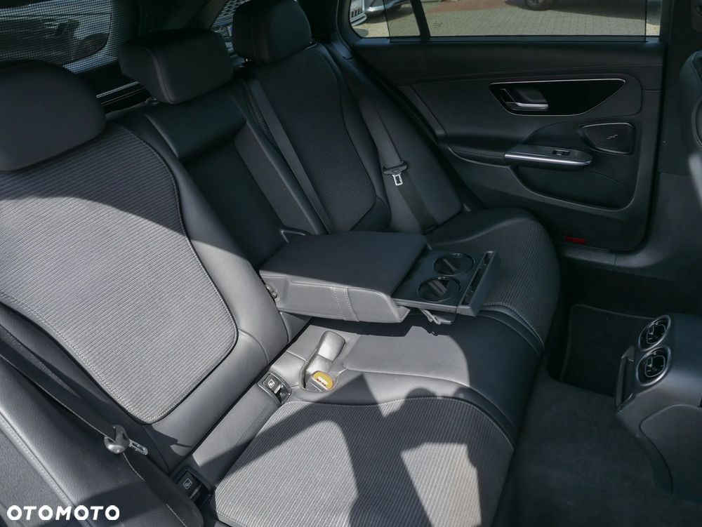 Mercedes-Benz Klasa C 220 d 9G-TRONIC Avantgarde - 23