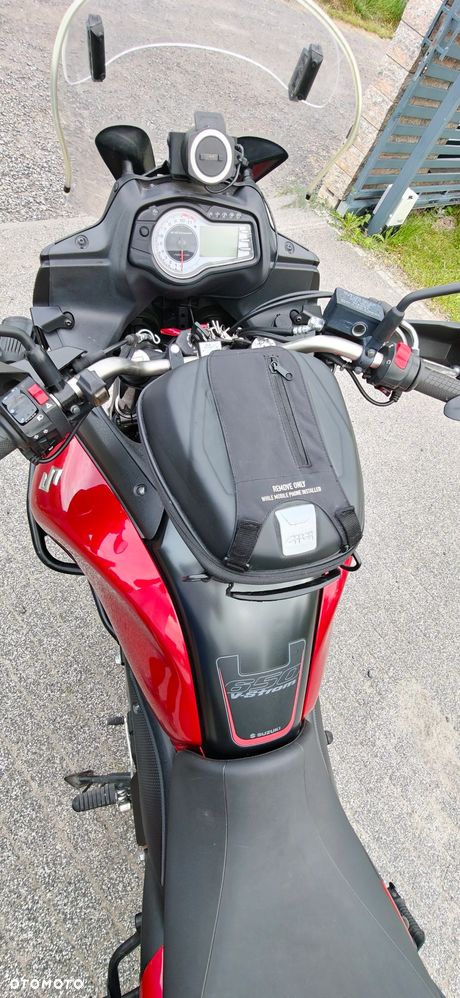 Suzuki V-STROM - 10