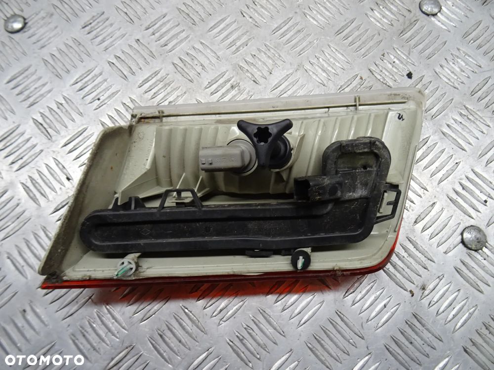 RENAULT LAGUNA III HB 07-12 2.0DCI LAMPA LEWA TYŁ TYLNA W KLAPĘ 265590001R - 6