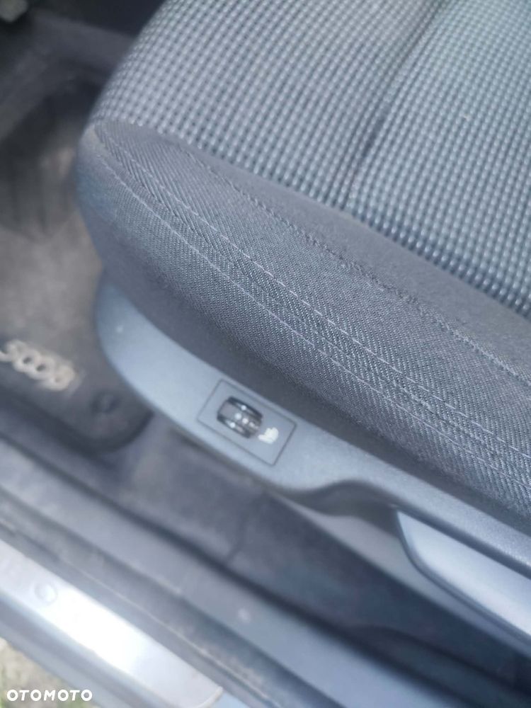 Peugeot 5008 2.0 HDi Premium - 17