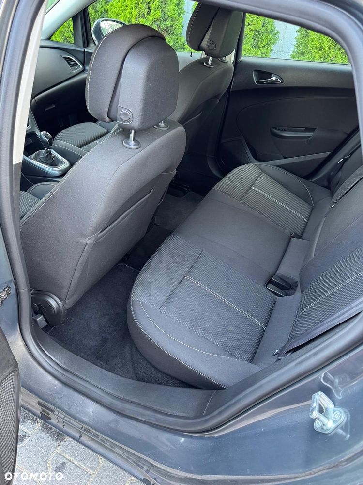 Opel Astra 1.4 Turbo Edition - 10