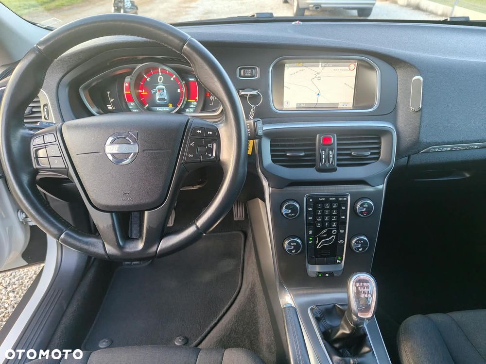 Volvo V40 Cross Country - 22