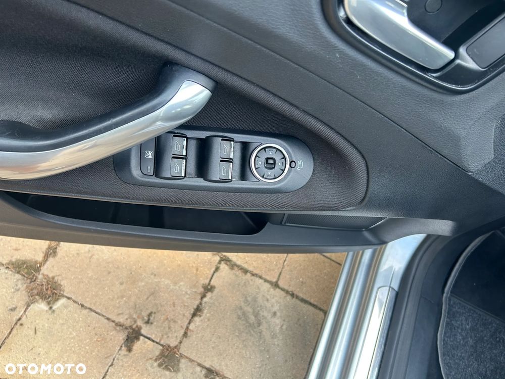 Ford Mondeo - 12