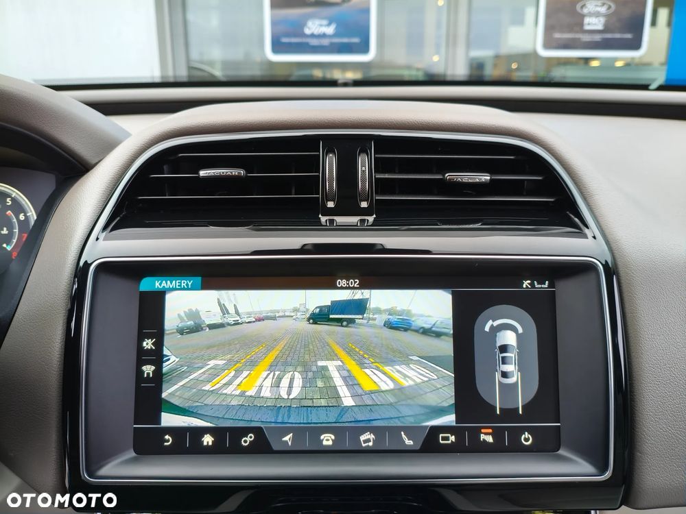 Jaguar XE 2.0 T Prestige - 21