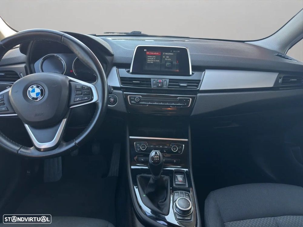 BMW 216 Gran Tourer i 7L Advantage — fotografia 15