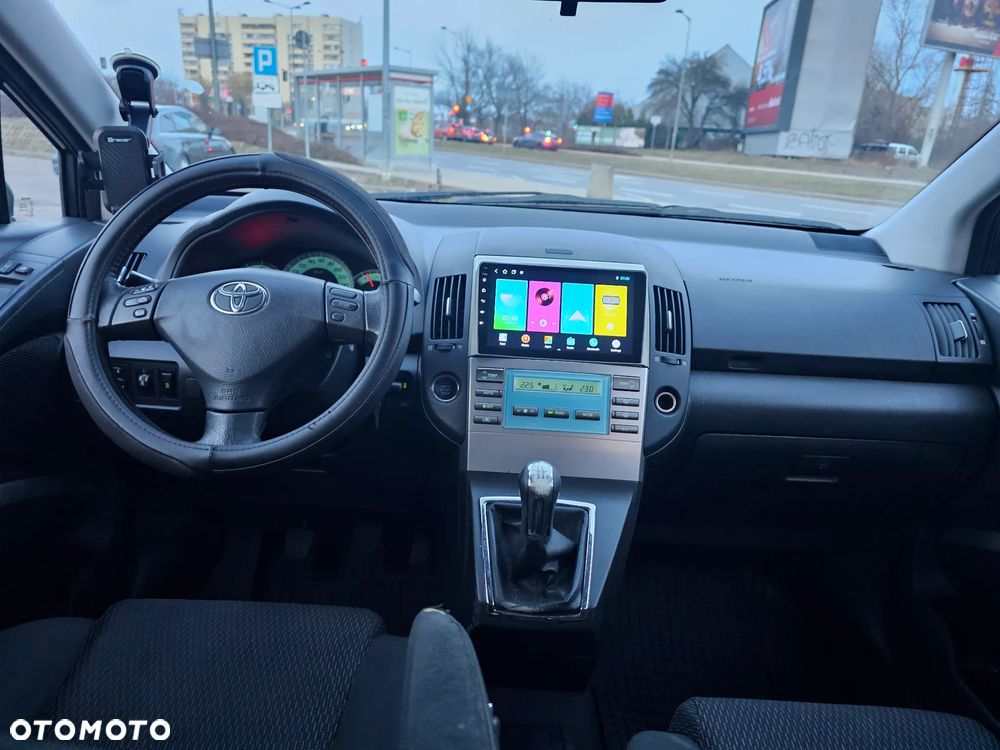 Toyota Corolla Verso 2.2 D-4D Premium - 9