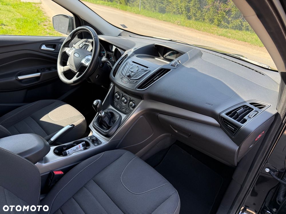 Ford Kuga 1.5 EcoBoost 2x4 Trend - 34