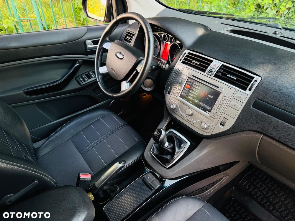 Ford Kuga 2.0 TDCi 4x4 Titanium - 32