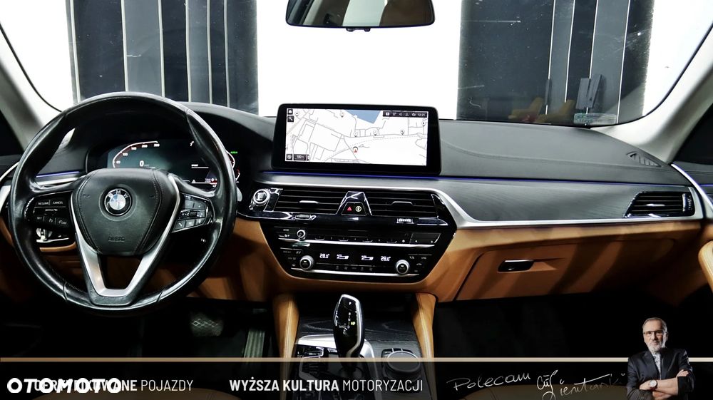 BMW Seria 5 530i GPF Luxury Line sport - 17