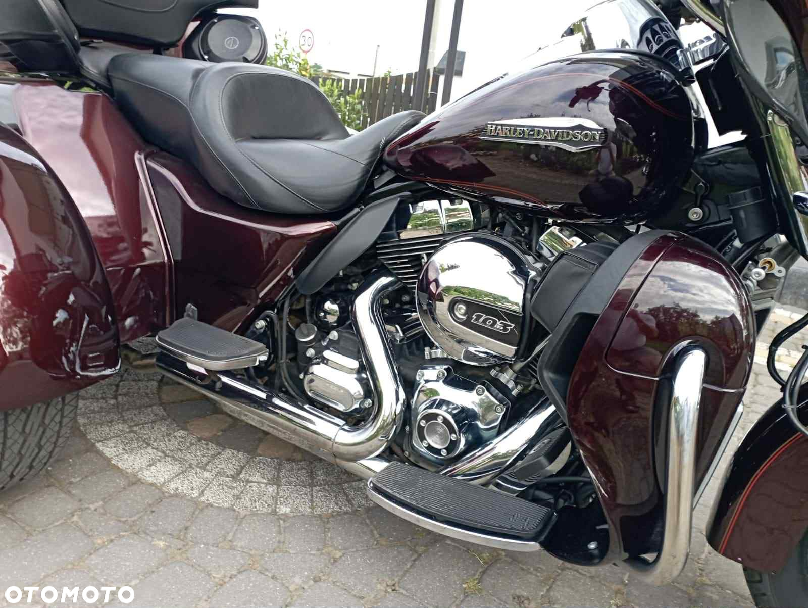 Harley-Davidson FLH Electra Glide - 8