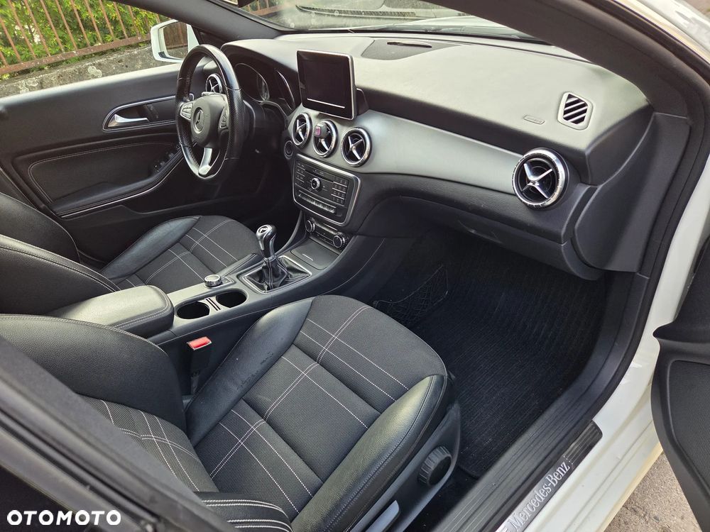 Mercedes-Benz CLA Shooting Brake 180 - 7