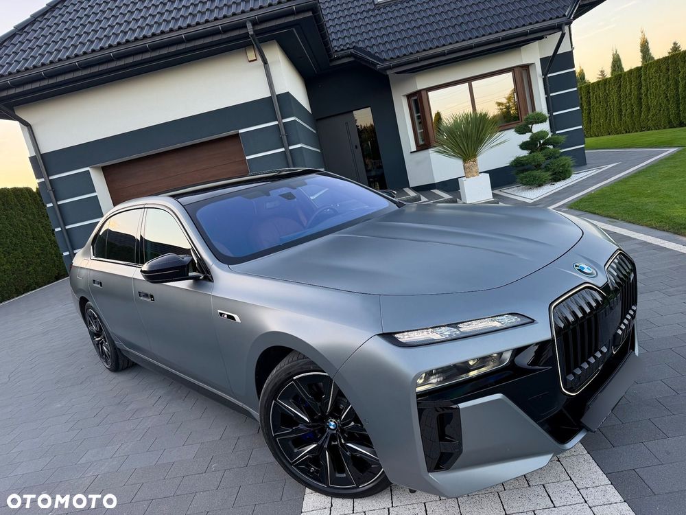 BMW Seria 7 M760e PHEV xDrive Individual Edition sport - 29