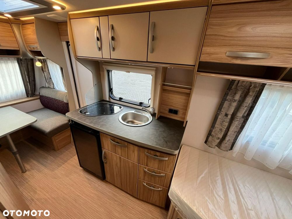 Hymer-Eriba Nova Light 442 - 15