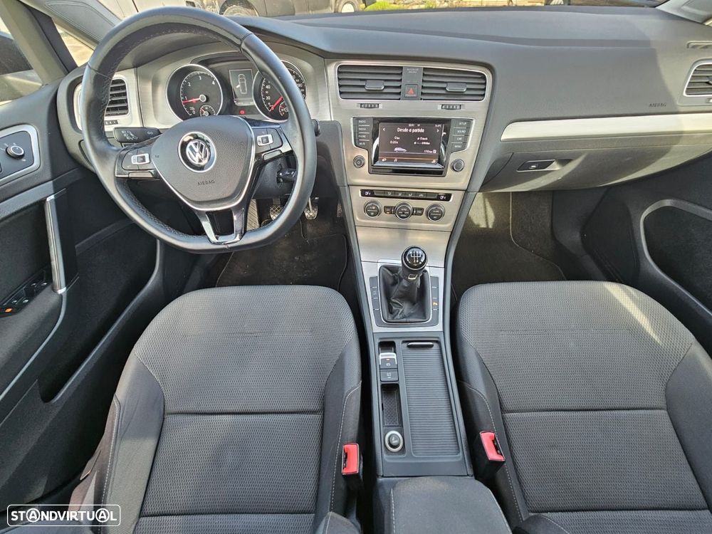 VW Golf Variant 1.6 TDi Confortline - 16