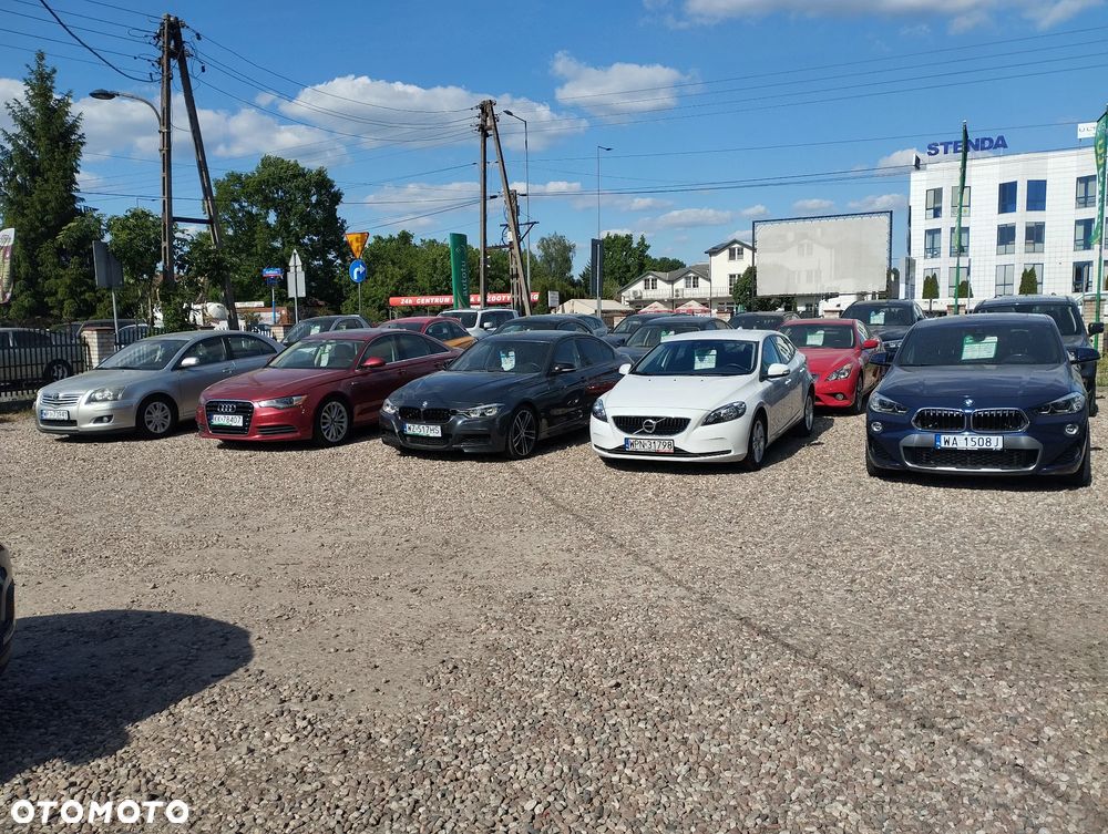 Volvo V40 T2 Momentum - 23