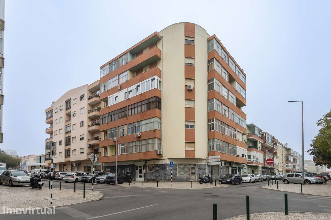 T2 remodelado, junto à Baía da Amora